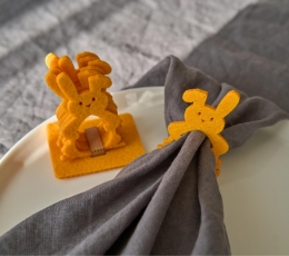 Servjetid/kaunistused „Kallistav jänku“, kollased (6 tk)