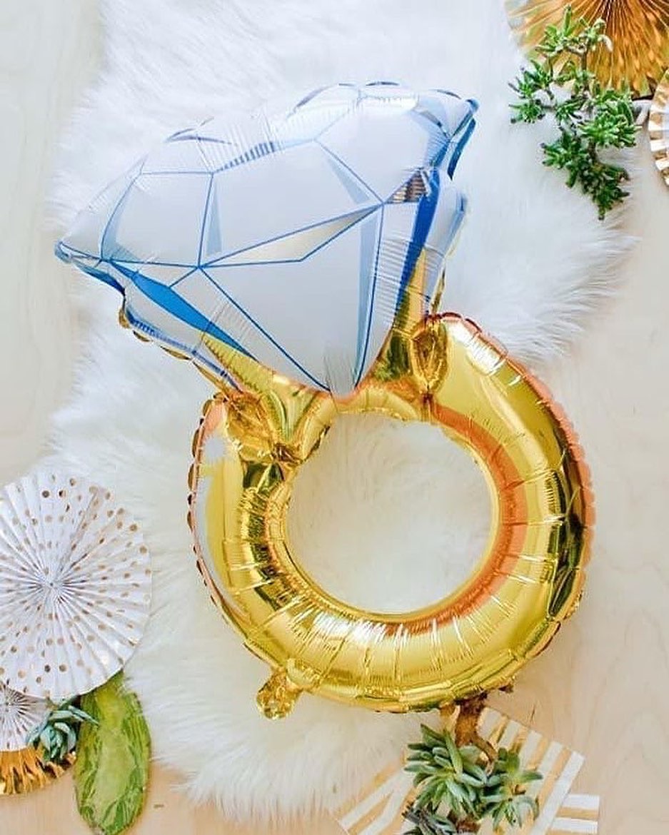 Öelge oma armastusele JAH! #balloon #foilballoon #weddingring #õhupallid #fooliumistõhupallid #heeliumõhupallid #sõrmusedpulmadeks #ideidkihlumiseks #partyinbox #siinelavadpühad